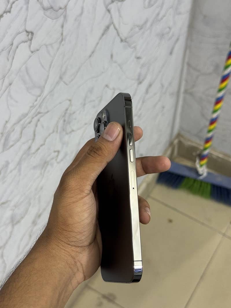 Apple iPhone 13 Pro Max 3