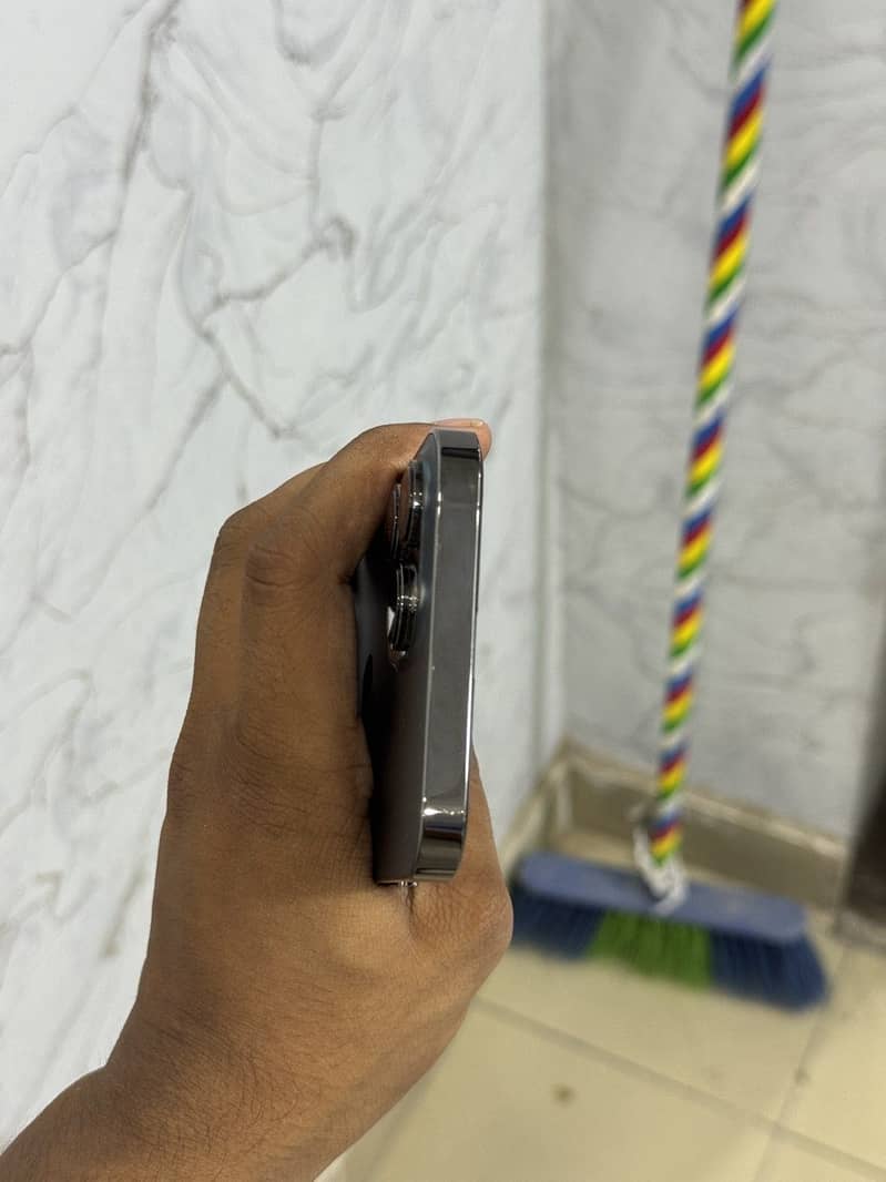 Apple iPhone 13 Pro Max 5