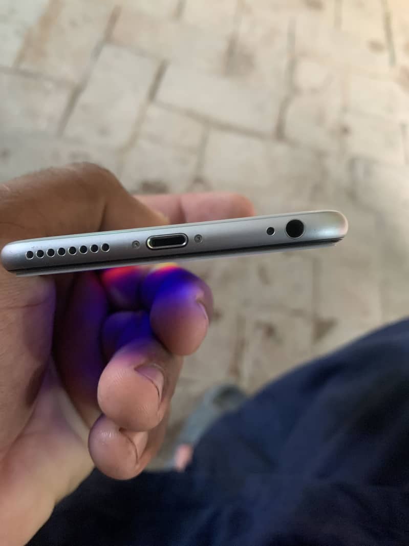 Apple iPhone 6 Plus 5