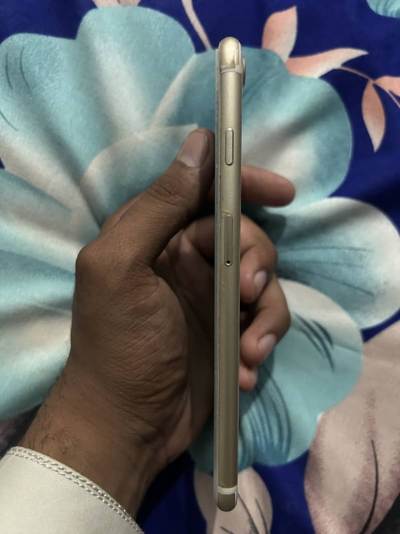 Apple iPhone 7 Plus 1