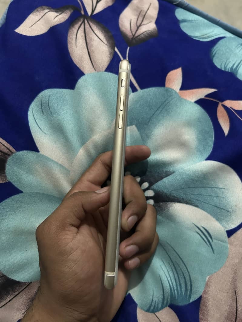 Apple iPhone 7 Plus 2