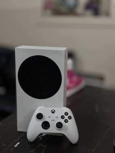Xbox series S just like new 10/10 condition 512gb mint condition