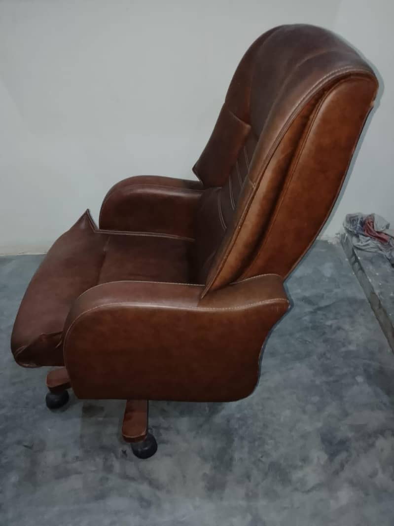 Executive chair 1