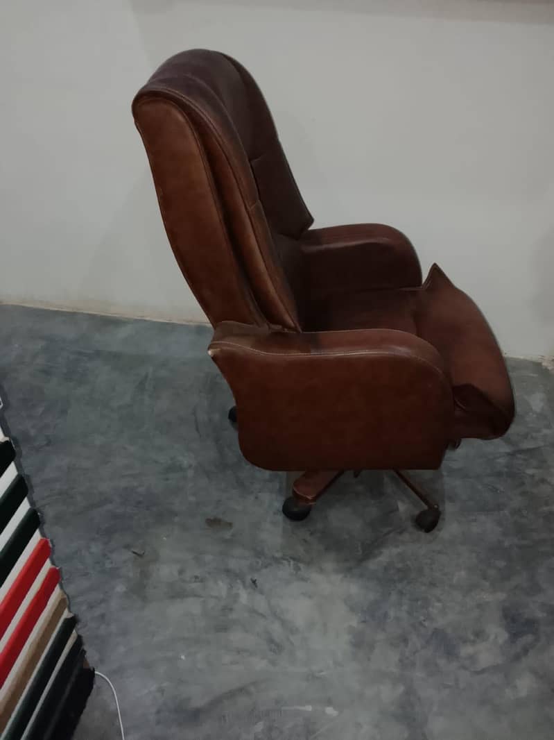 Executive chair 3