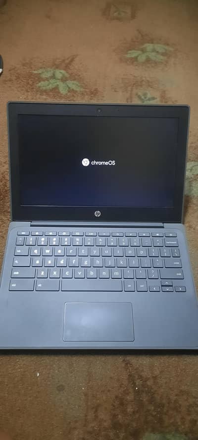 chrome book for sale 4gb Ram 16gb storage