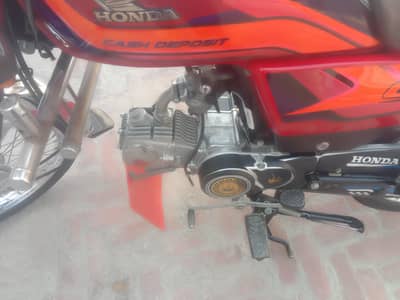 all okay new condition showroom full bike lamination hai