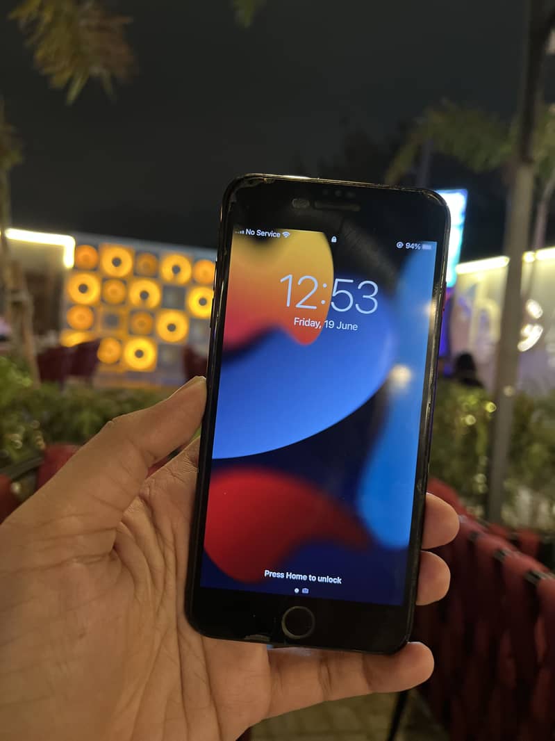 Apple iPhone 7 Plus 0