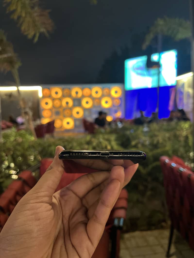 Apple iPhone 7 Plus 6