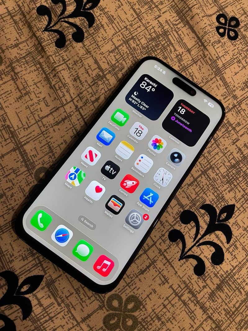 Apple iPhone 16 Plus 0