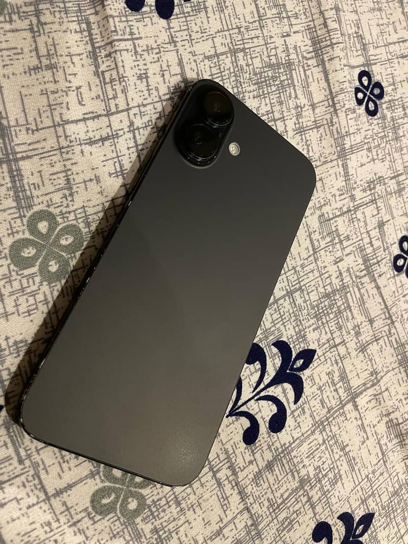 Apple iPhone 16 Plus 1
