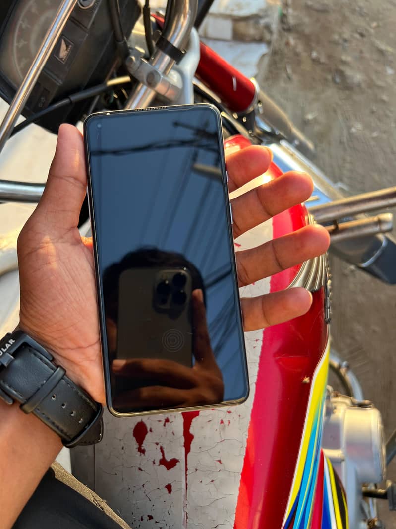 One Plus 8T 8