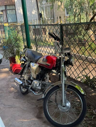 Hi speed Sr 70cc Bike For Sale. First Owner Bike Excellent Condition.
