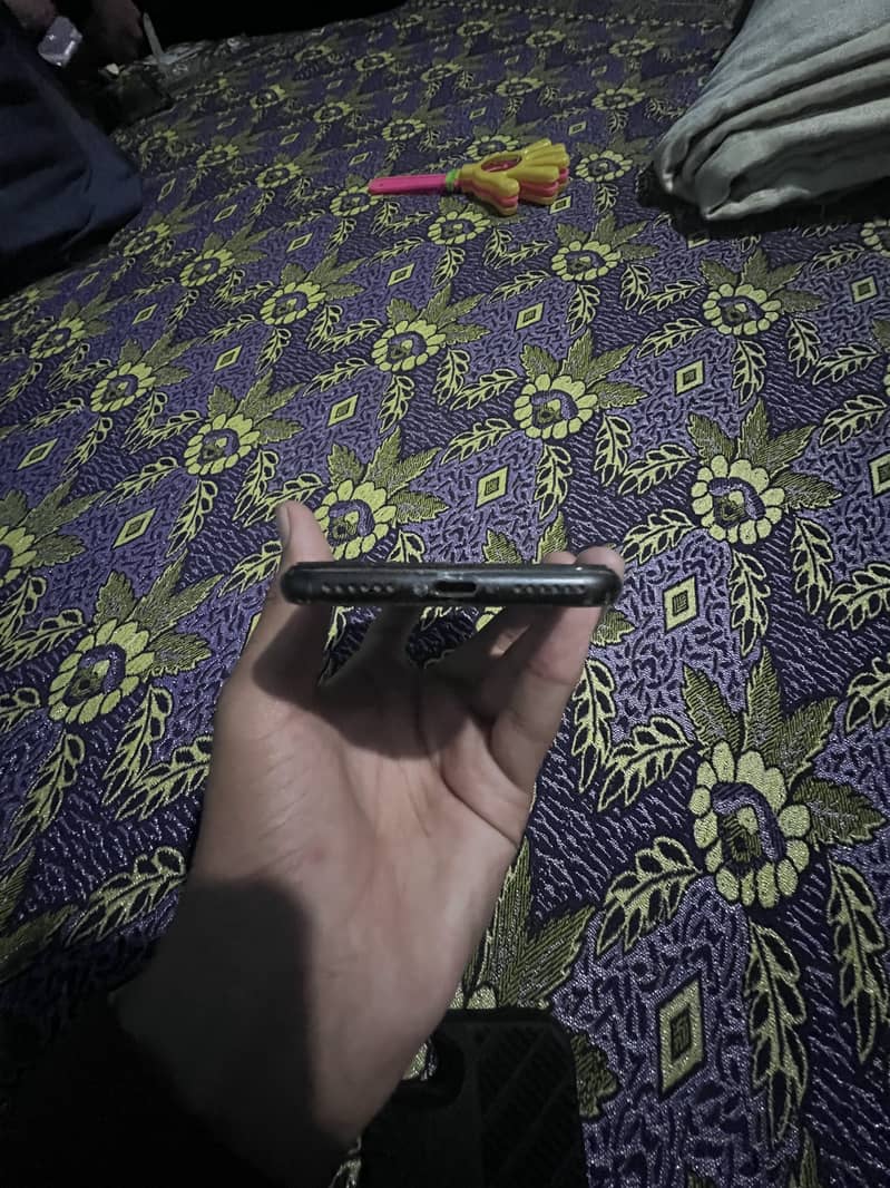 Apple iPhone 3