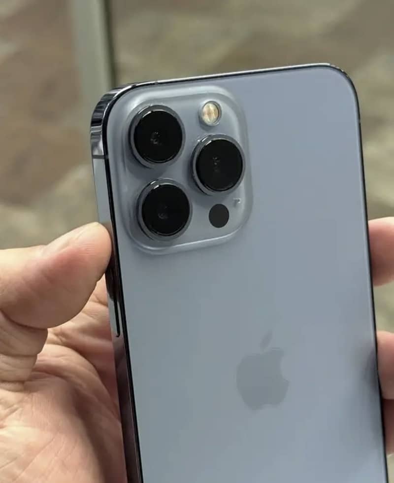 Apple iPhone 13 Pro Max 0