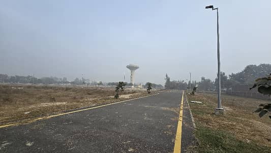 10 Marla Plot For Sale In Bahria Nasheman,Lahore