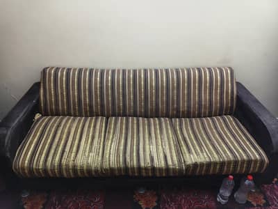 9 seater sofa set urgent sale slightly negotiable. .