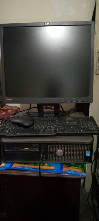 Desktop Computer with Monitor, Keyboard & Mouse