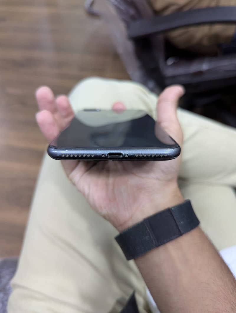 Apple iPhone 8 Plus 2