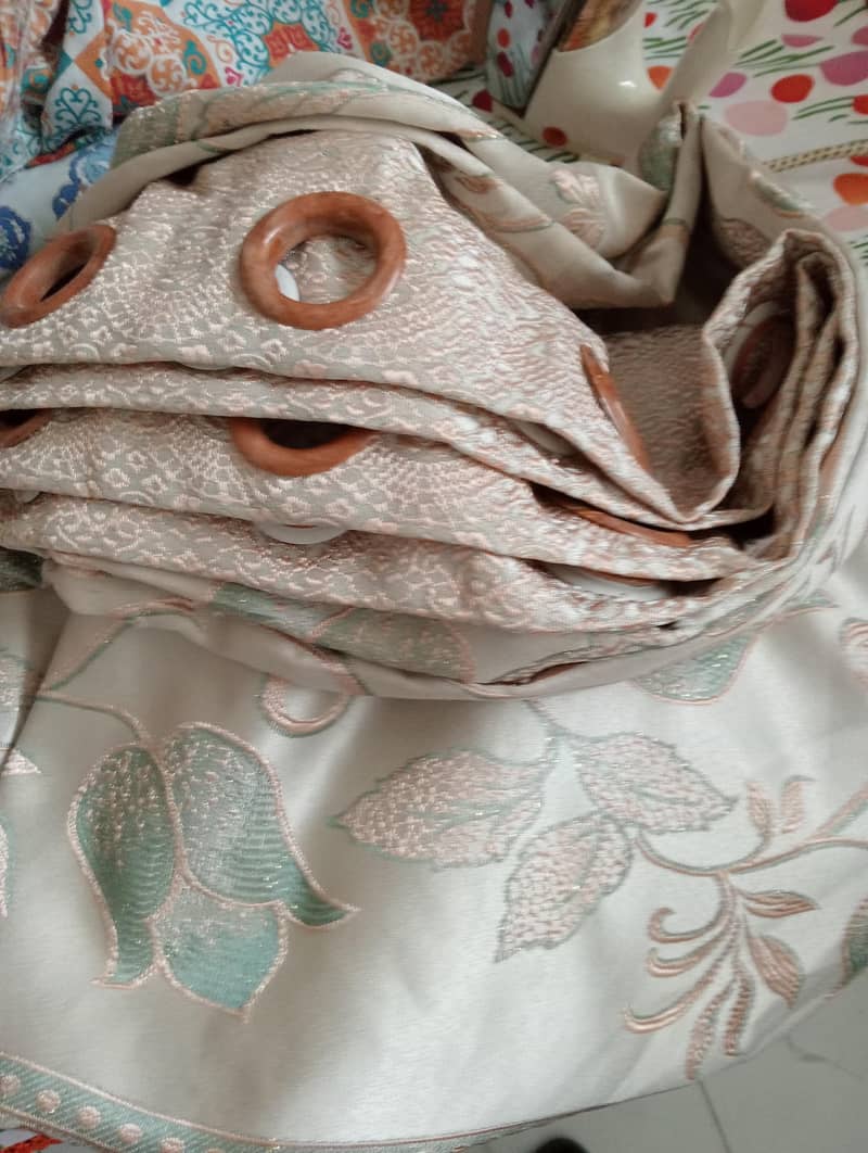 curtains 0