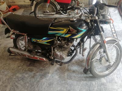 Honda 125 color black. . . 2026model condition 10/10