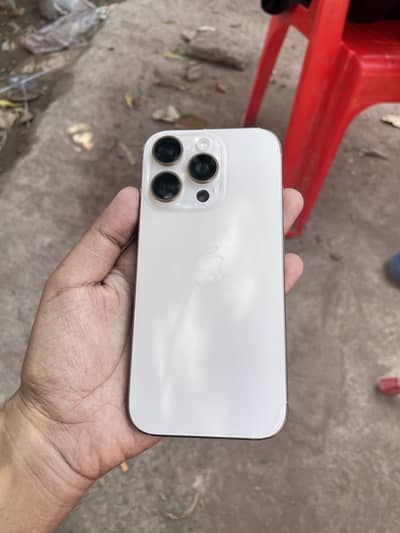 Apple iPhone 16 Pro