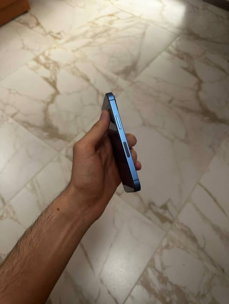 Apple iPhone 13 mini 1
