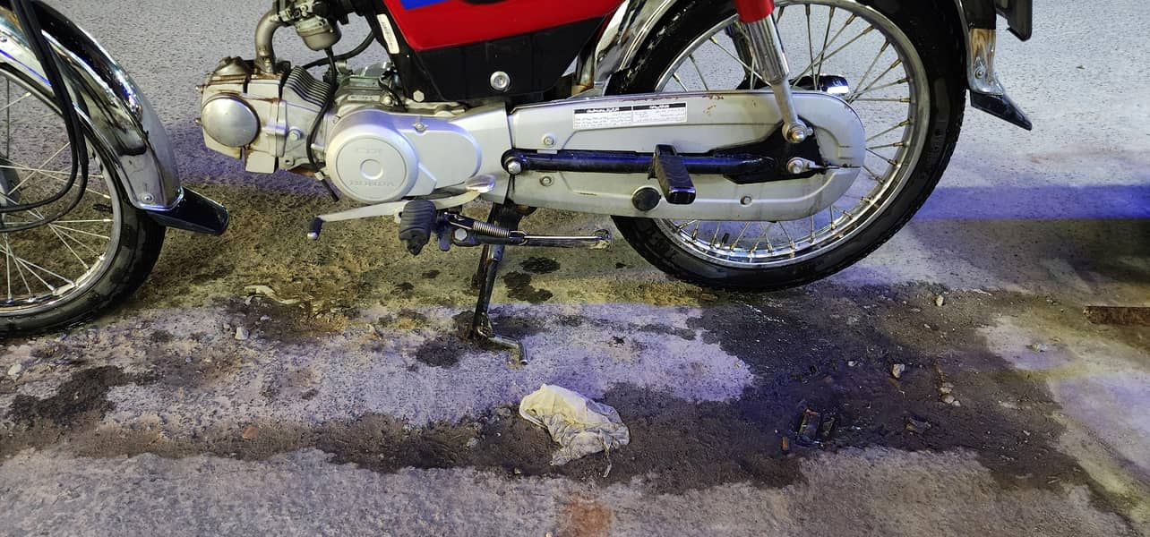 Honda CD70 4