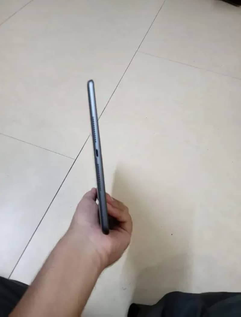 iPad 9th Generation 6