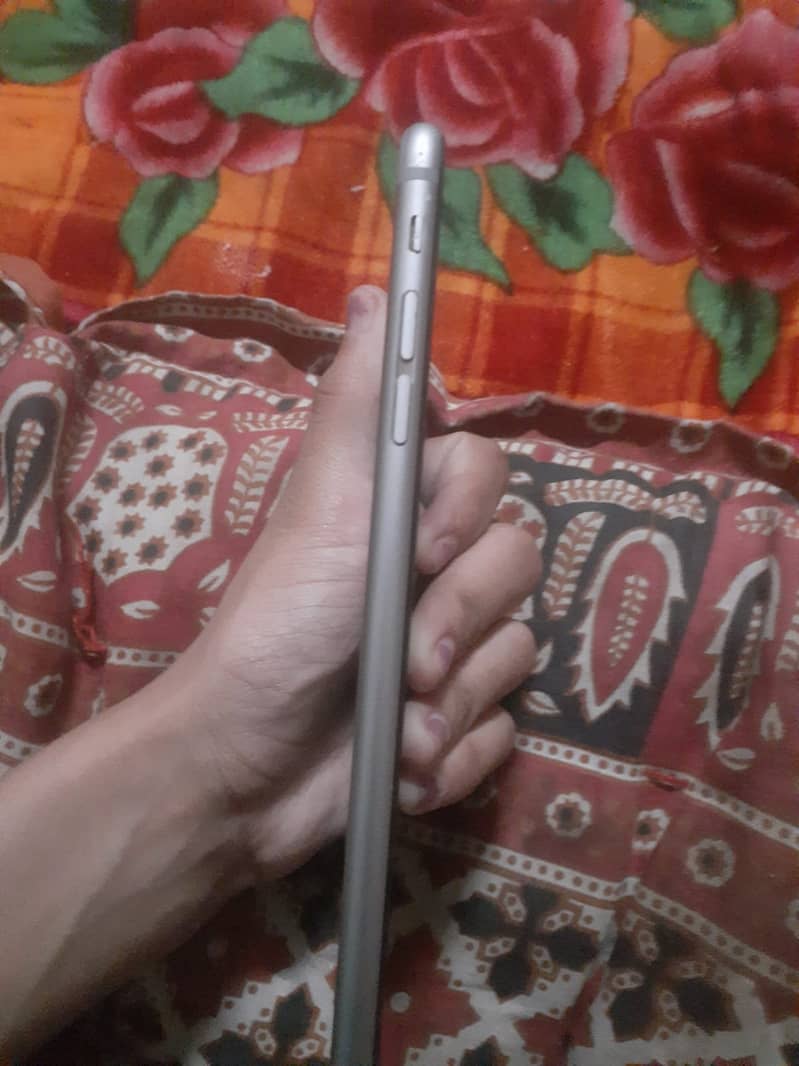 Apple iPhone 6S Plus 0