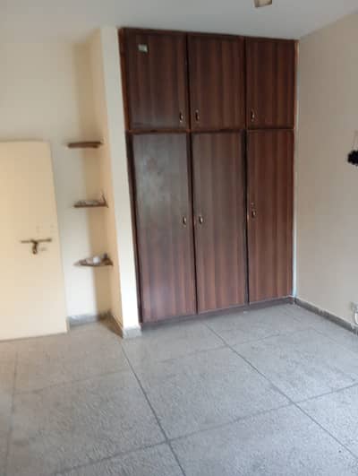 G 11/3 Housing foundation C type flat for sale 3rd floor Front open prime location 3 bed 2bath tvl kitchen gas Available