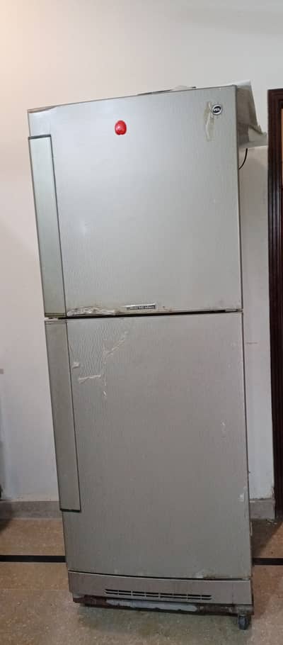 Full size fridge Home use good performance