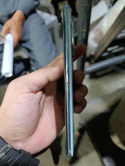 Vivo V30e