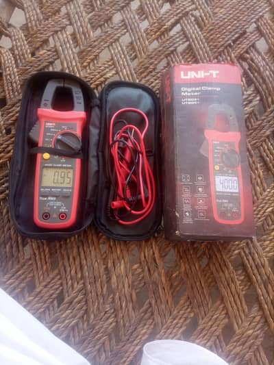 UNI-T Digital clamp meter