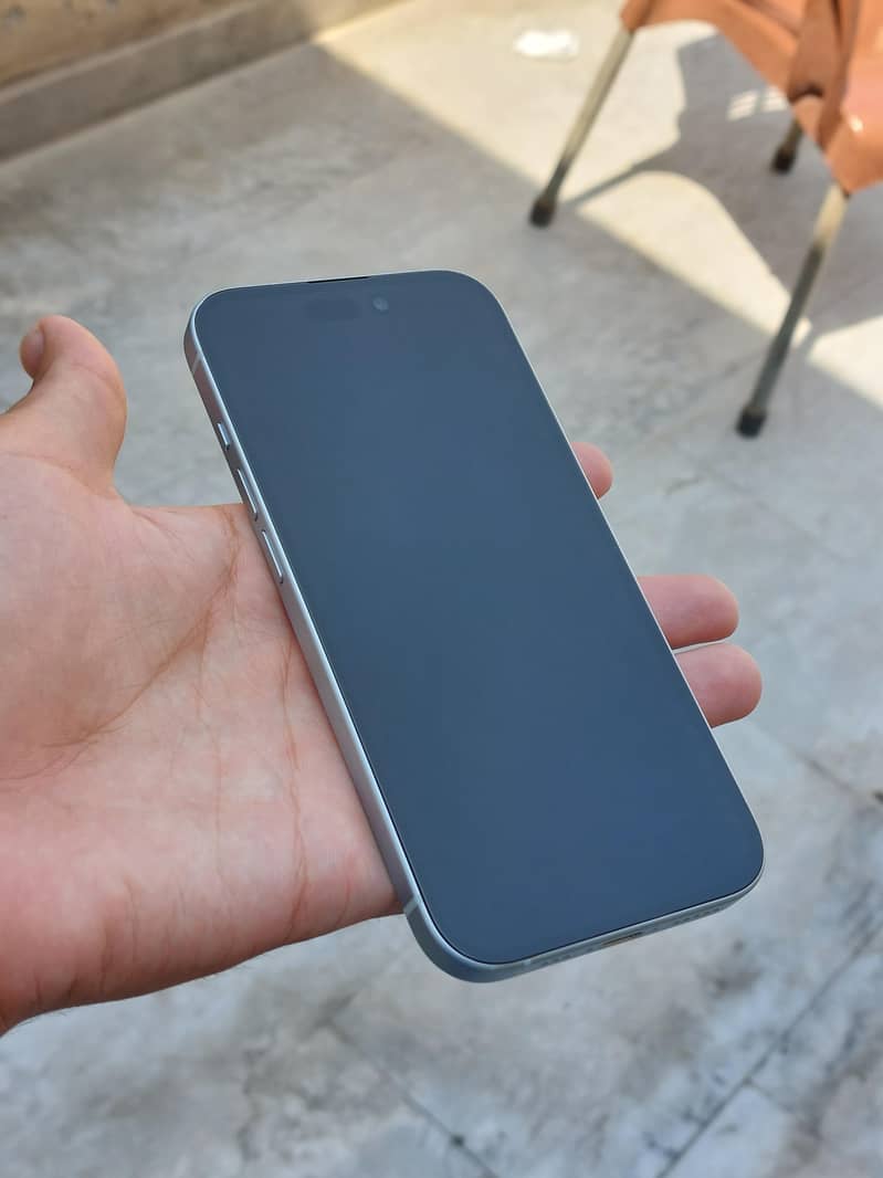 iPhone 15 2