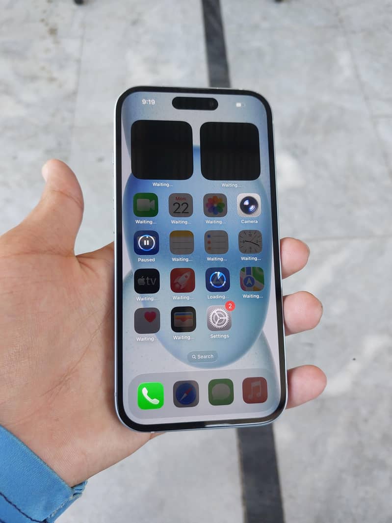 iPhone 15 4