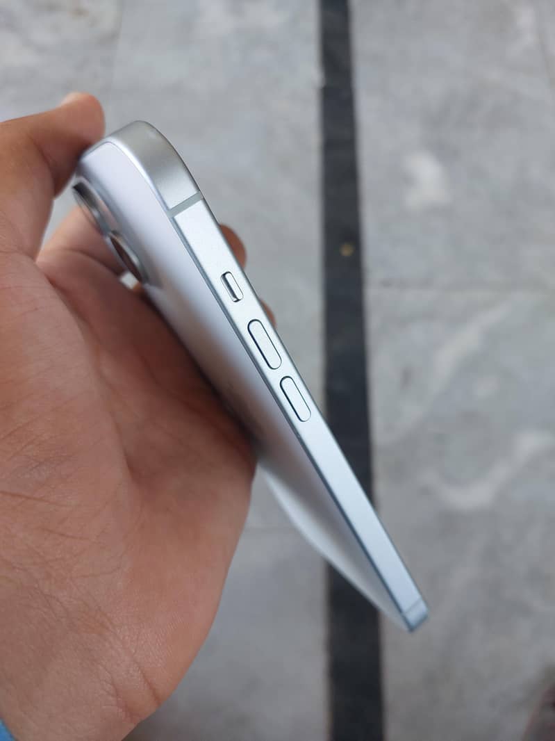 iPhone 15 7