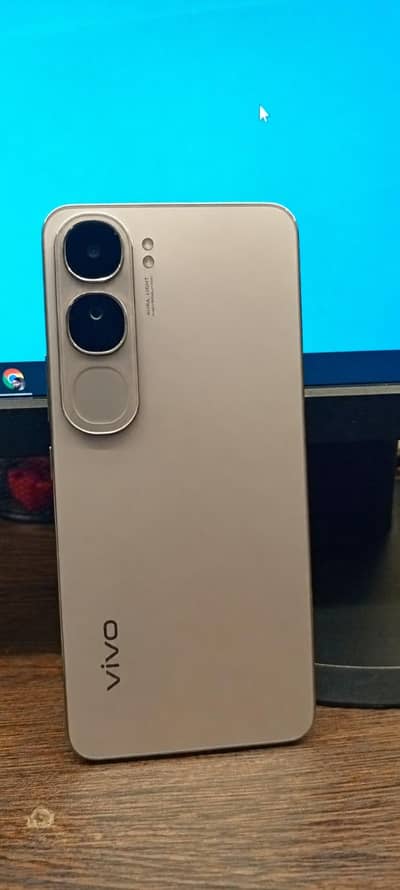 Vivo Y200 – Neat & Clean – Urgent Sale