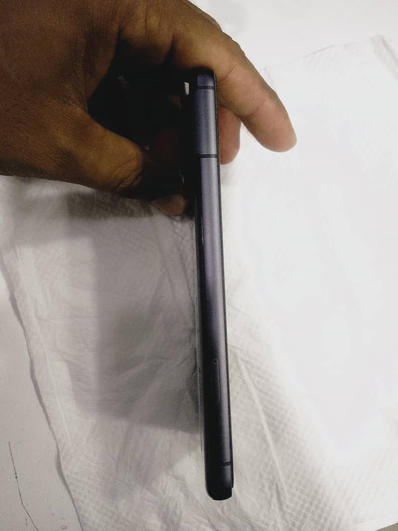 Google Pixel 8 4