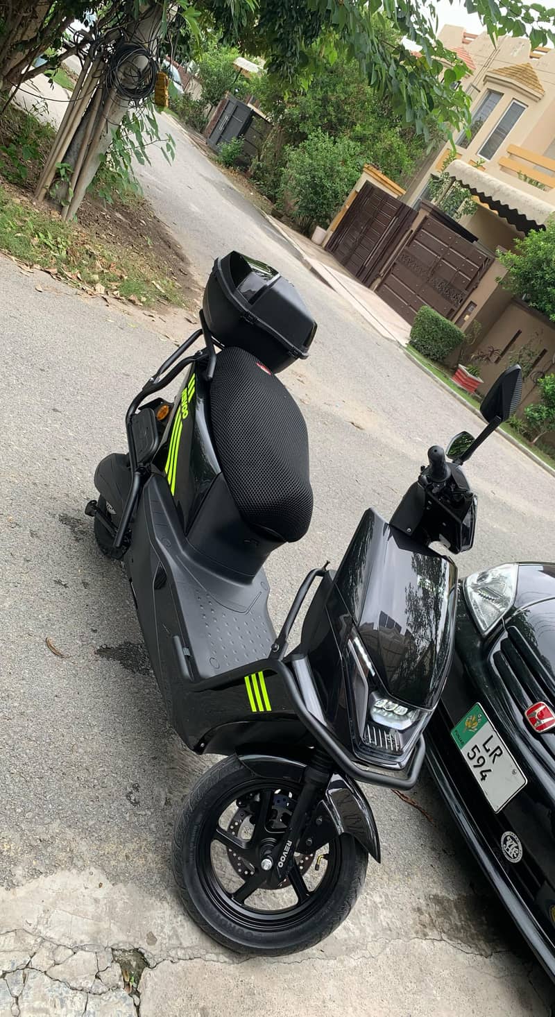 Revoo C32 1