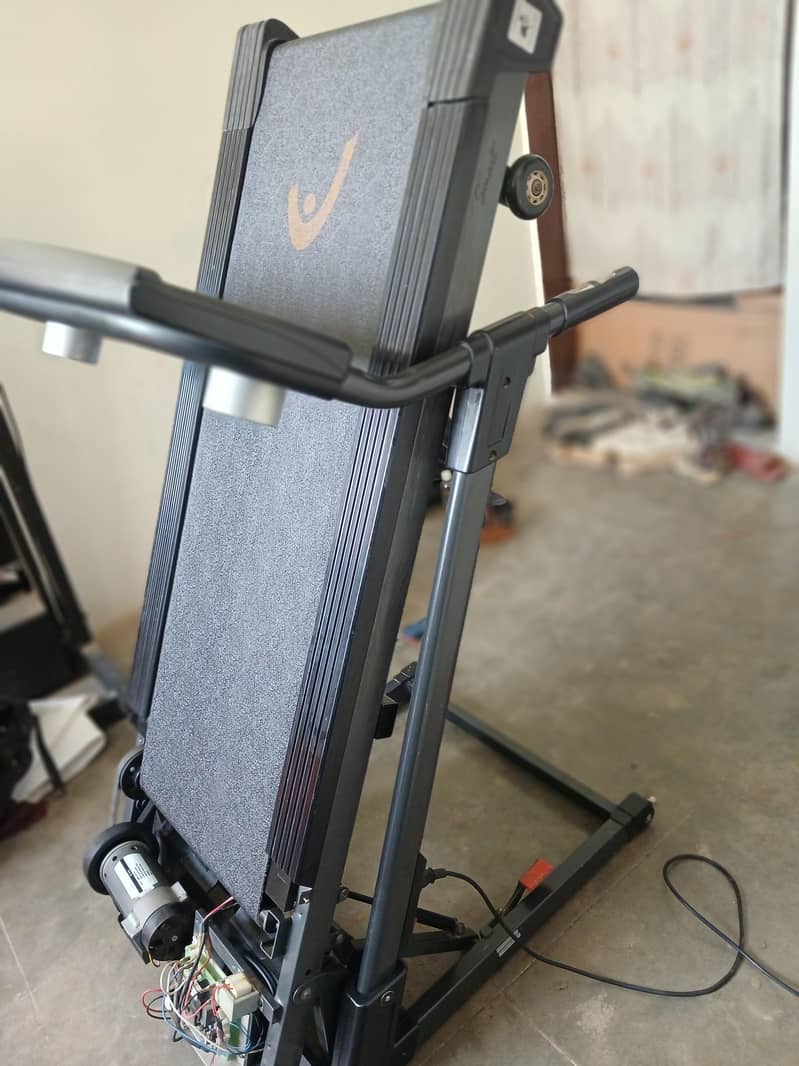 Head Treadmill 4
