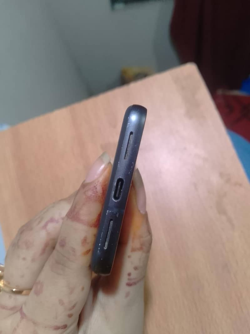 Google Pixel 8 4