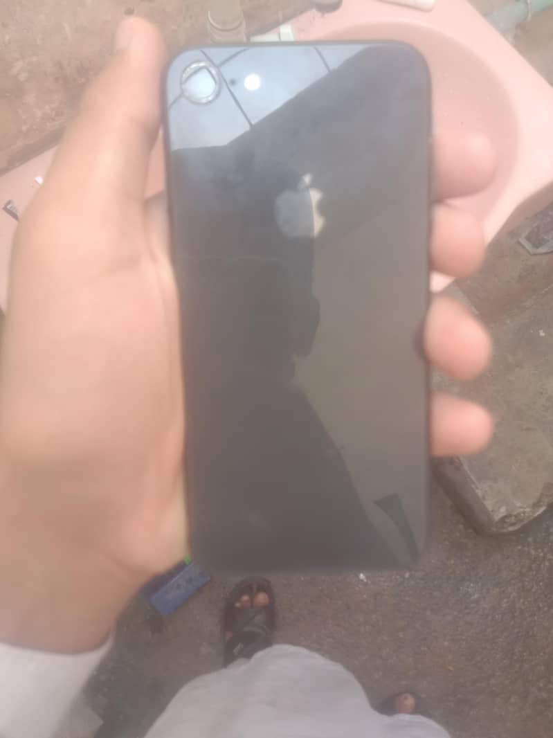 Apple iPhone 8 1