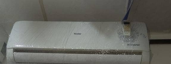 Haier 1.5 ton Dc inverter heat and cool new condition