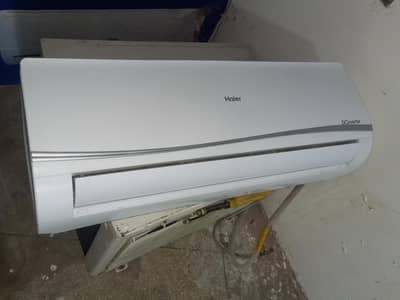 Haier 1.5 ton Dc inverter heat and cool good condition No rapier