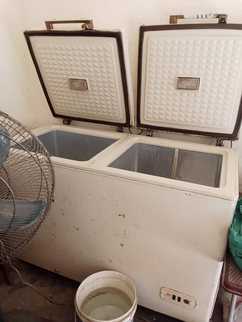 تیز کولنگ بالکل چالو حالت میں پہلے چلا کر دیکھیں پھر خریدنا 1
