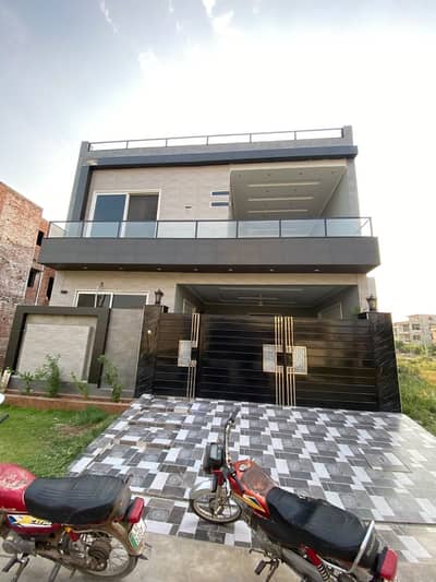 10 Marla upper portion barnd new house