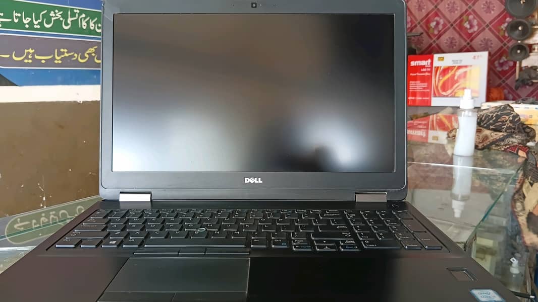 Dell  Latitude E5570 1