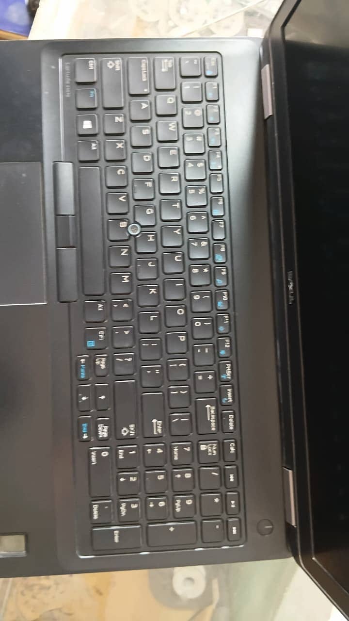 Dell  Latitude E5570 13