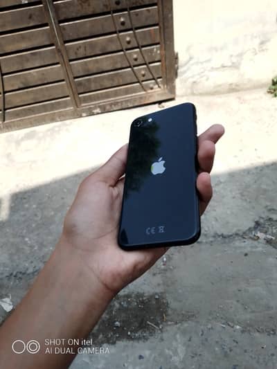 Apple iPhone SE