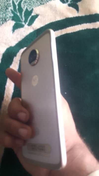 Motorola Moto Z2 Force